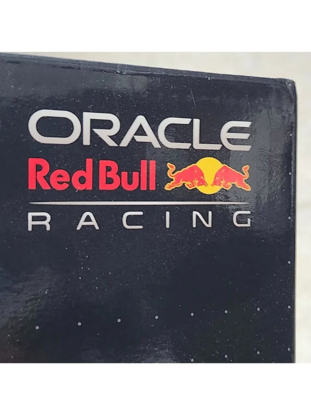 Burago RED BULL 1:43 Formula 1 Deluxe Pit Set Garages Pit Crew 3 F1 Cars